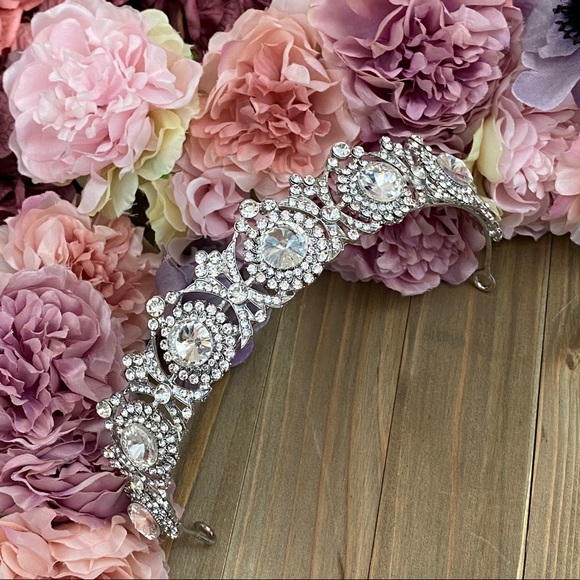 Stunning Greek Goddess Crystal Bridal Tiara Crown - Picture 10 of 16